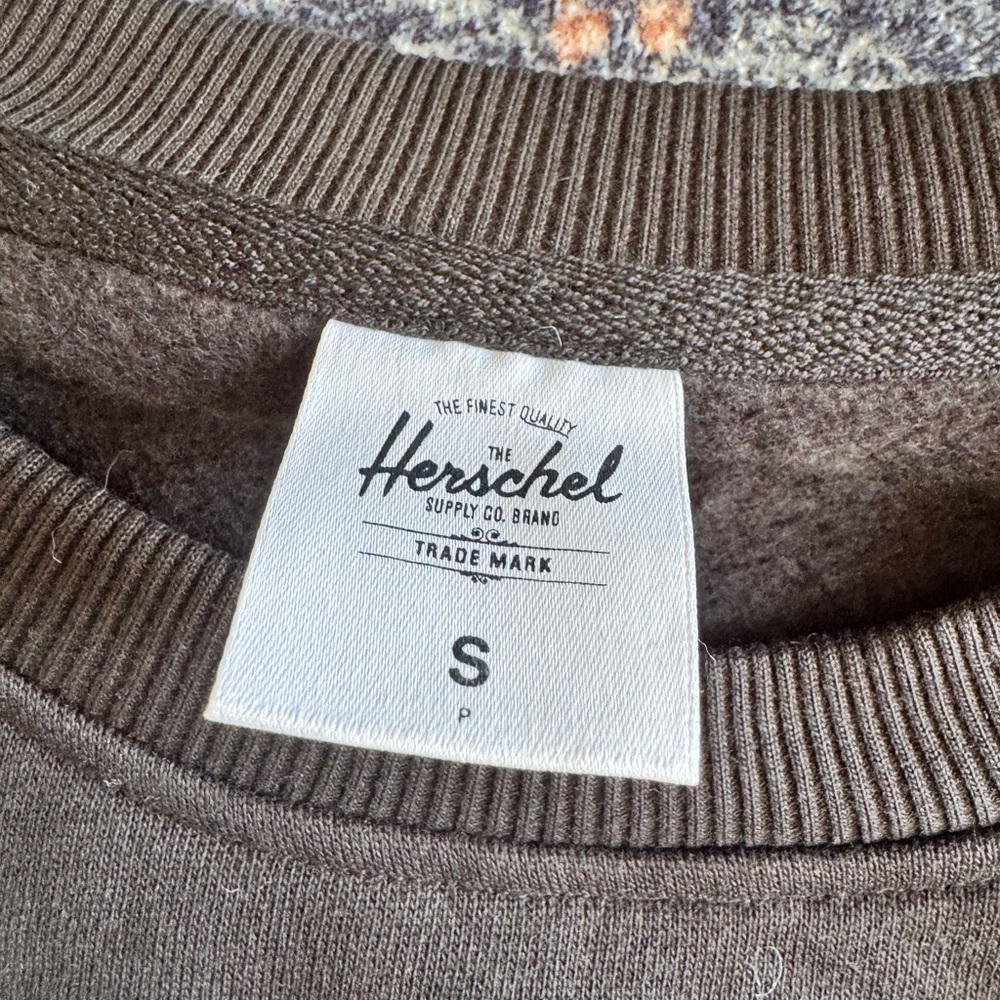 NWOT Herschel Supply Company Black Santa Monica California Embossed Crewneck - Picture 4 of 7